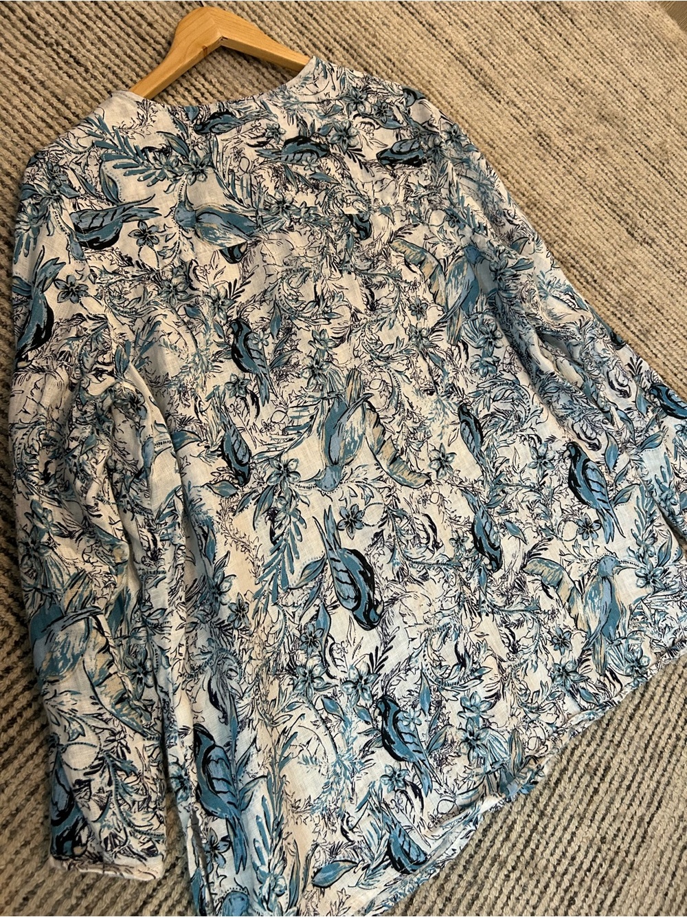 Tahari Women Linen Tops Plus 1X Blue White Floral Button Front Coastal Beachy - Picture 6 of 8